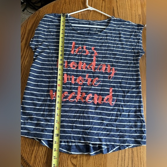 🎈🎈🎈St John’s  Bay Less Monday More Weekend T-Shirt Size Large - Picture 7 of 11